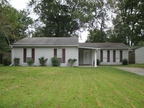 Building Photo - 15 Lakewood Ct