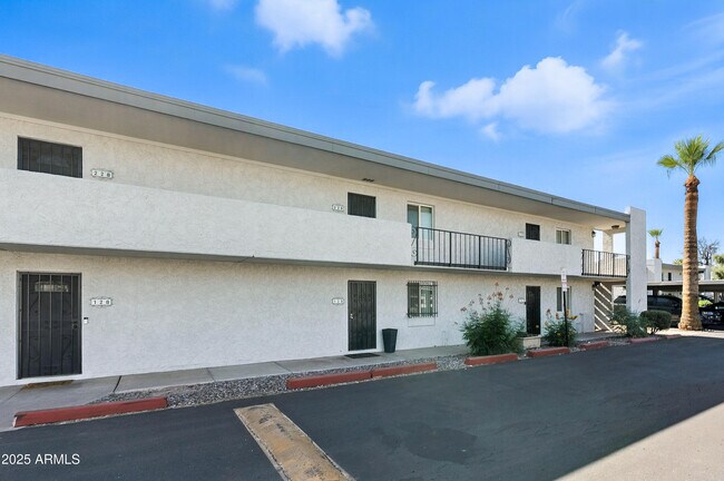 Foto del edificio - 3313 N 68th St