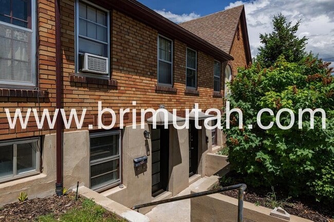 Building Photo - 753 Princeton Ave S