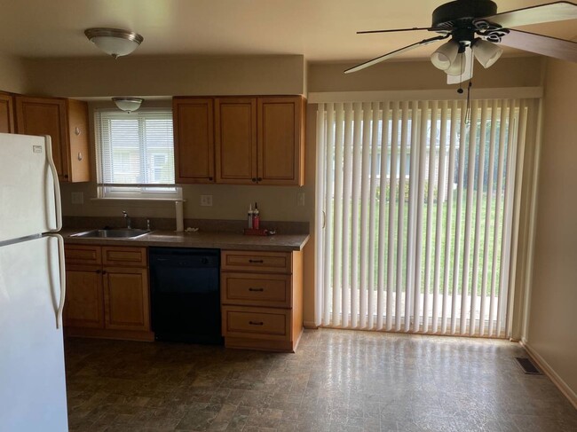 Kitchen doorwall - 220 O'Doherty Rd