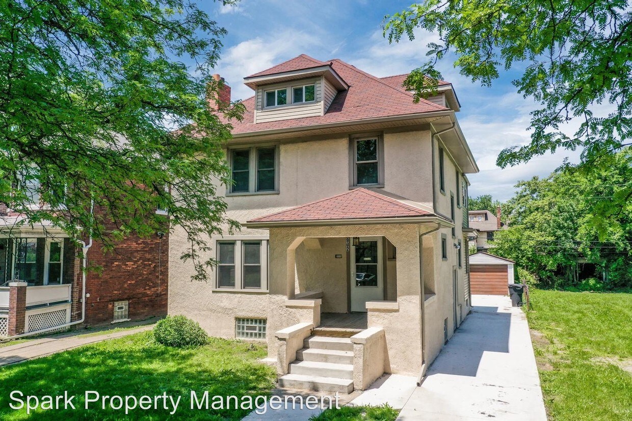 5 br, 1.5 bath House 902 Atkinson St House Rental in Detroit, MI