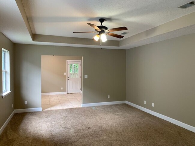Building Photo - Updated 3BD/2B Home in Remerton