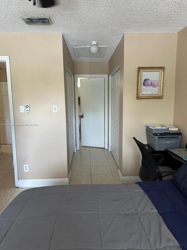 Building Photo - 10521 SW 158th Ct