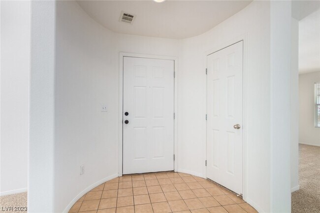 Foto del edificio - 8338 Fort Hallock Ave