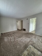Building Photo - 717 E Gift Ave