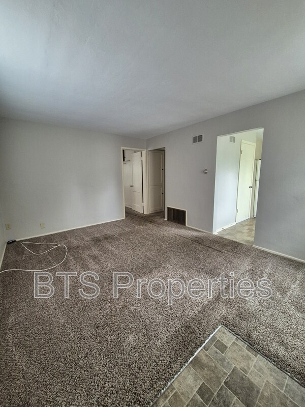 Foto principal - 717 E Gift Ave