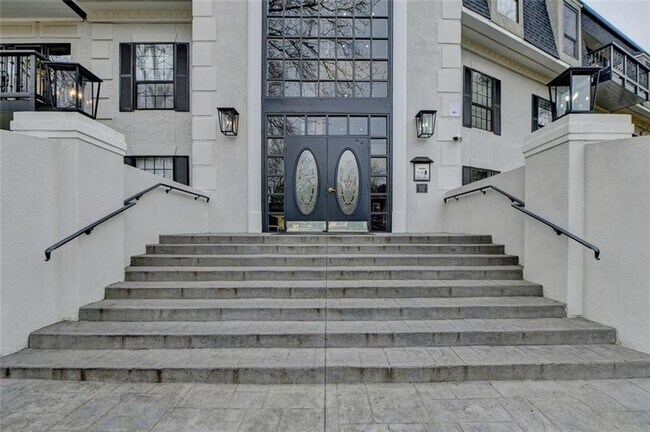 Building Photo - 2 Bedroom 2 Bath in Buckhead