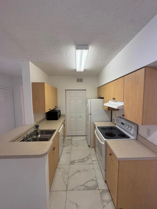 Foto del edificio - 10330 Fox Trail Rd S
