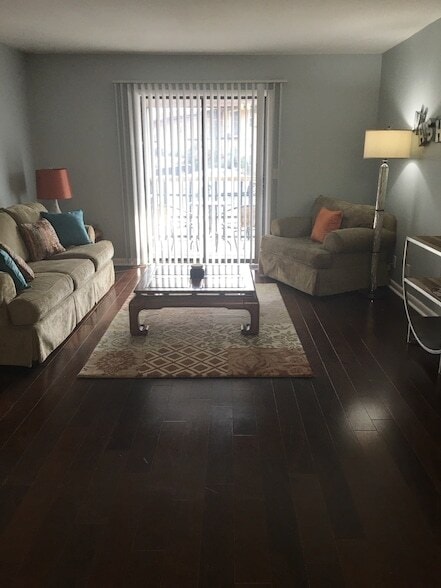 Photo - 555 N Dupont Ave Apartment