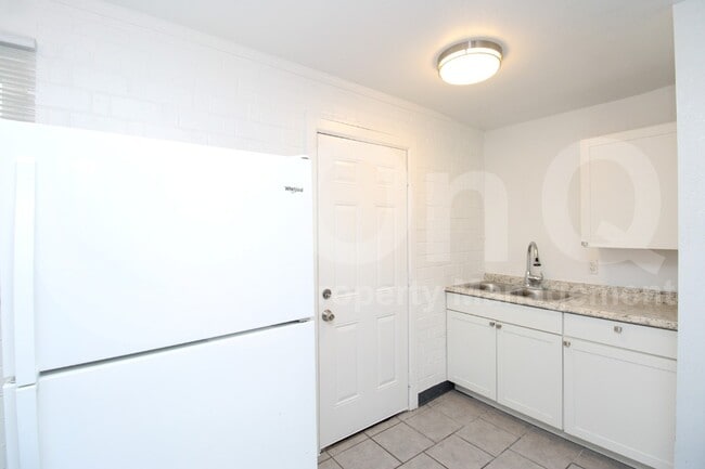 Photo - 1103 W Sherman St House
