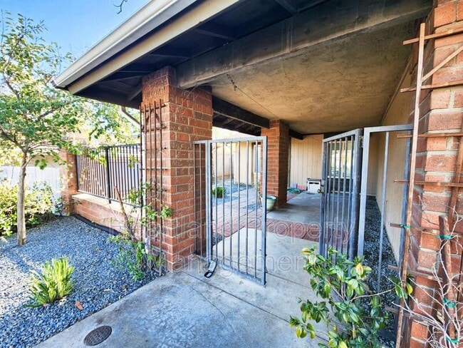 Building Photo - 11323 Tribuna Ave
