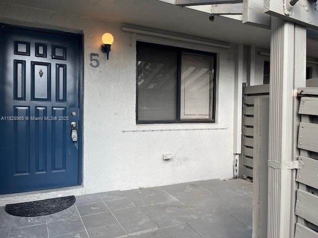 Foto del edificio - 447 Lakeview Dr