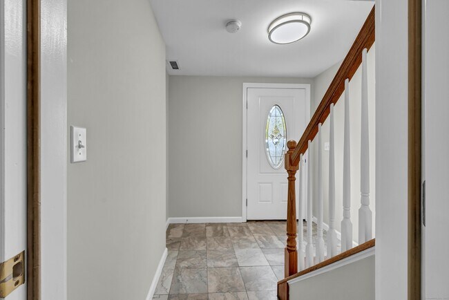 Foto del edificio - 26 Roger Ave