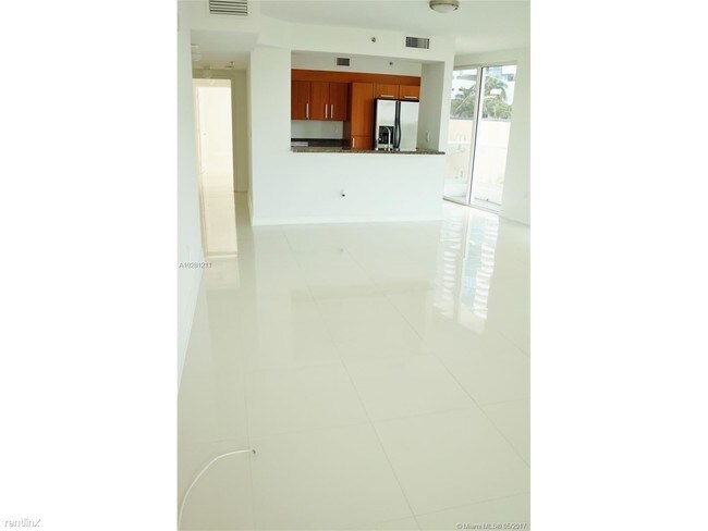 Foto del edificio - 6362 Collins Ave