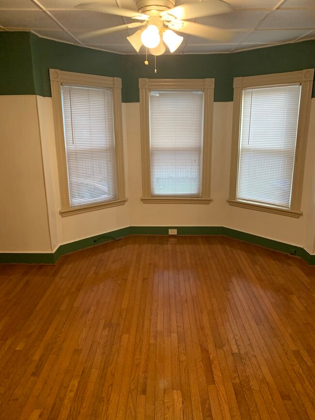 Building Photo - 150 Maplewood Ave