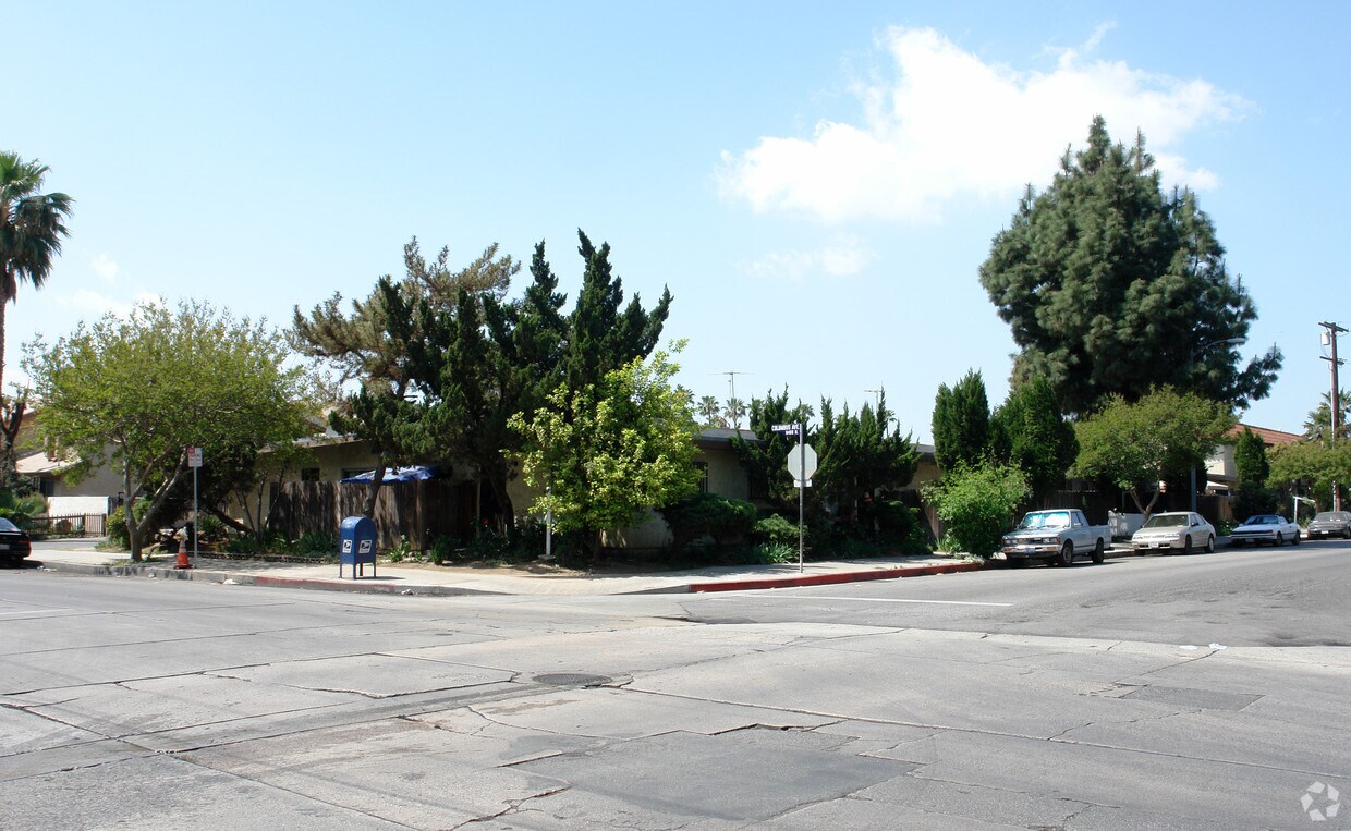 Foto del edificio - 15316 Chase St