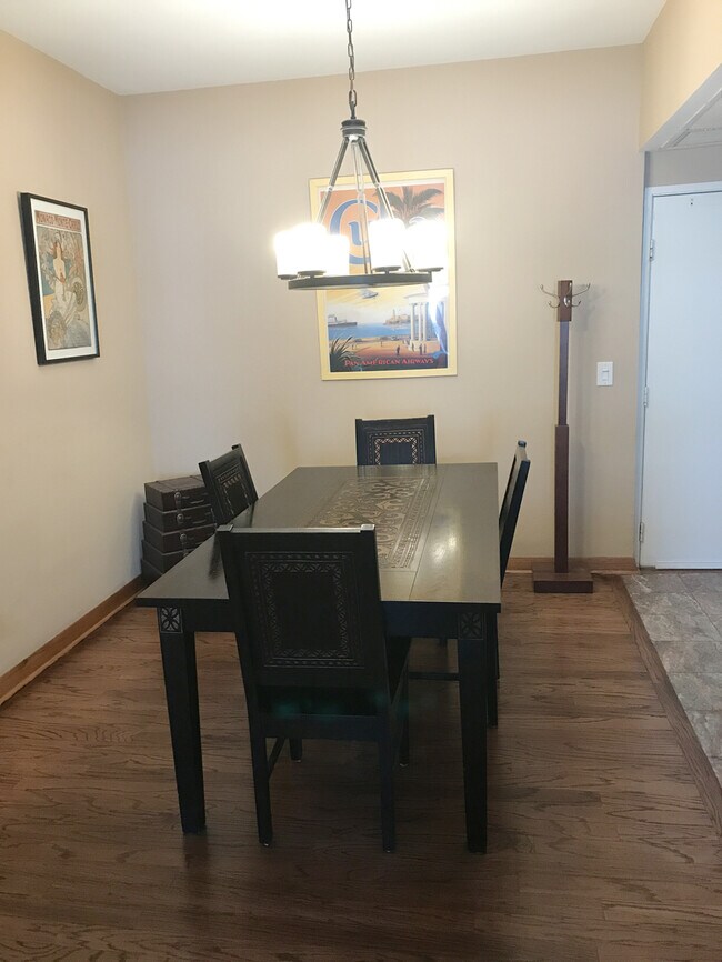 Dining room - 8162 Manitoba St