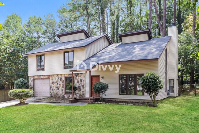 Building Photo - 6740 Creekmoor Ln, Riverdale, GA 30296, USA