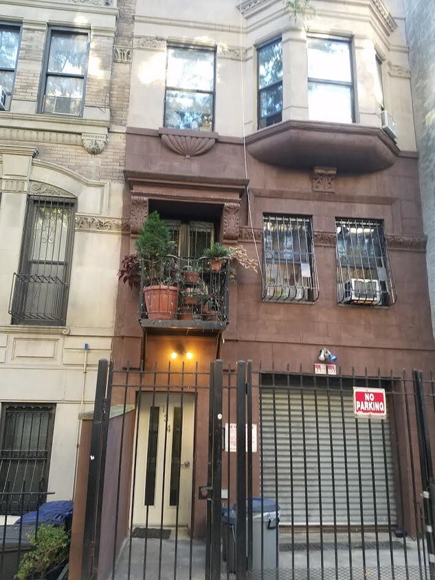 Primary Photo - 134 W 111th St