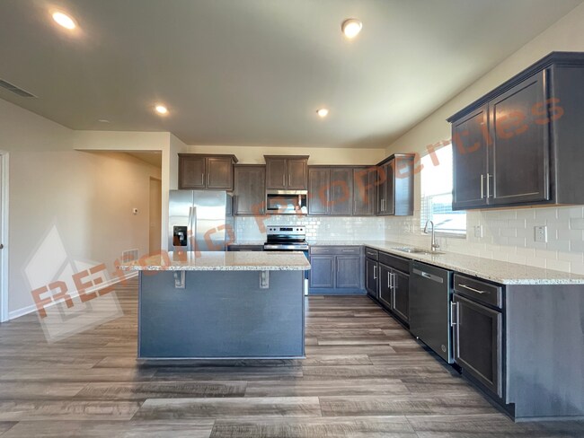 Foto del edificio - Beautiful Ranch-Style 4 Bedroom, 2 Bath Home – 2-Car Garage in West 540, Raleigh, Available Now!