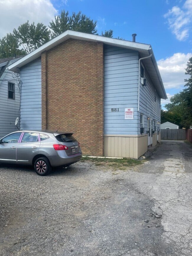Building Photo - 881 E Wilbeth Rd
