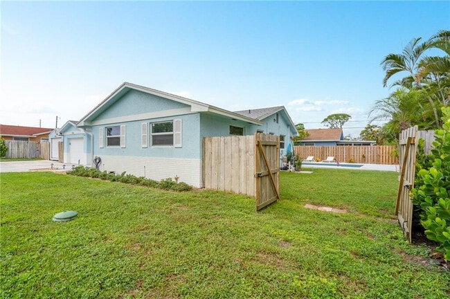 Building Photo - 2431 Crawford Ct
