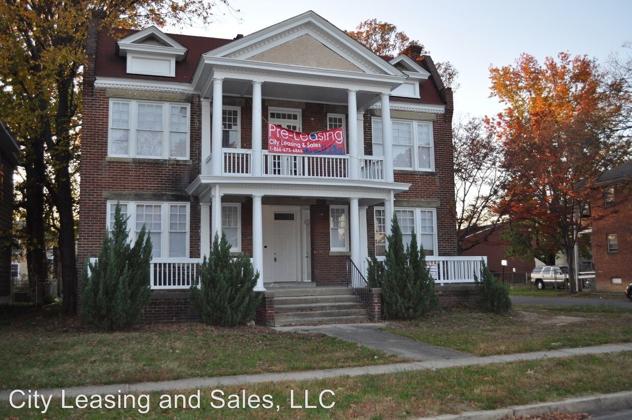 Primary Photo - 2818 Barton Ave