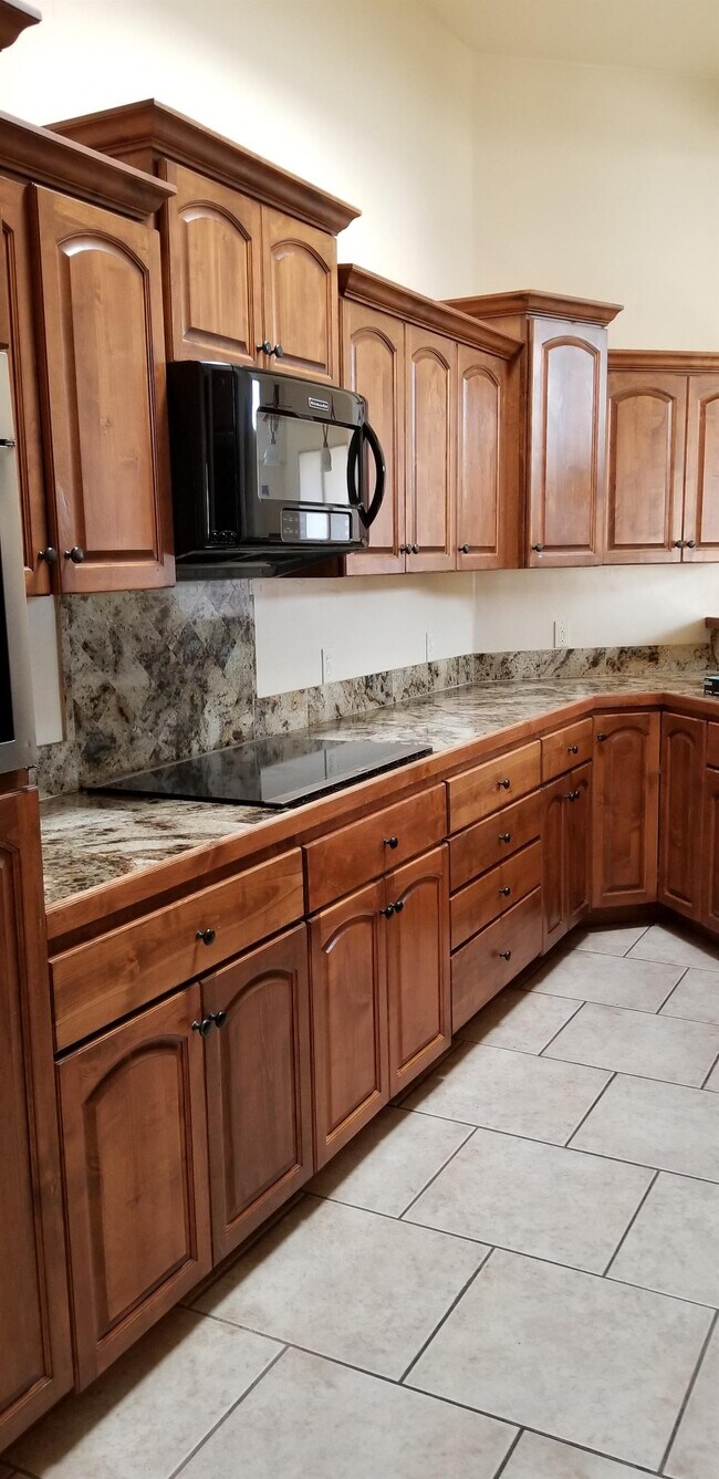 Building Photo - 1536 Fairway Village Dr