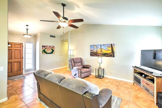 Foto del edificio - 4401 E Stanford Ave