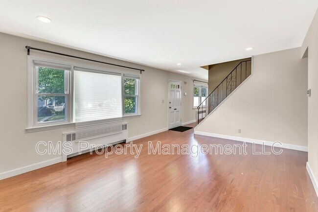 Building Photo - 84 Crestview Ave