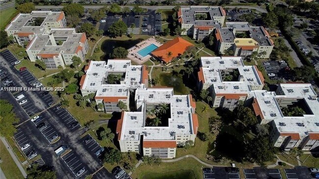 Building Photo - 1820 SW 81st Ave