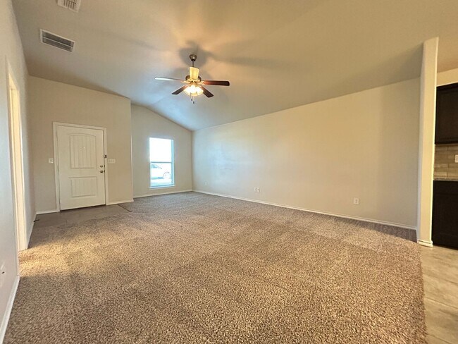 Foto del edificio - Beautiful Home in Cooper Schools!