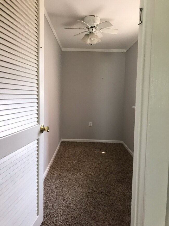 Foto del edificio - 103 S Kentucky Ave