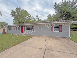 Building Photo - 304 Rice St