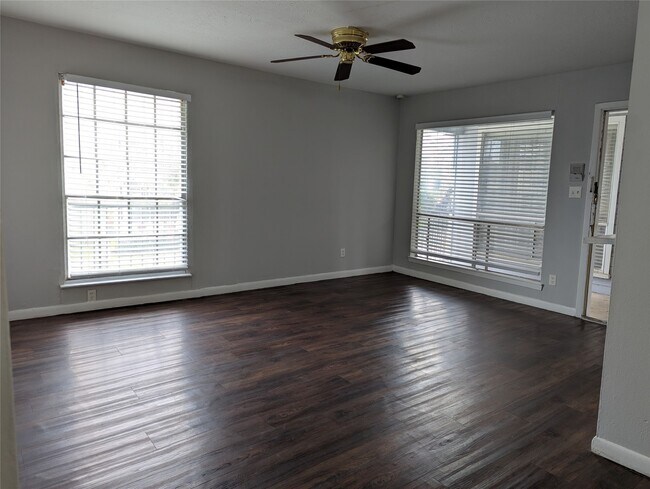 Foto del edificio - 1043 Ashland St