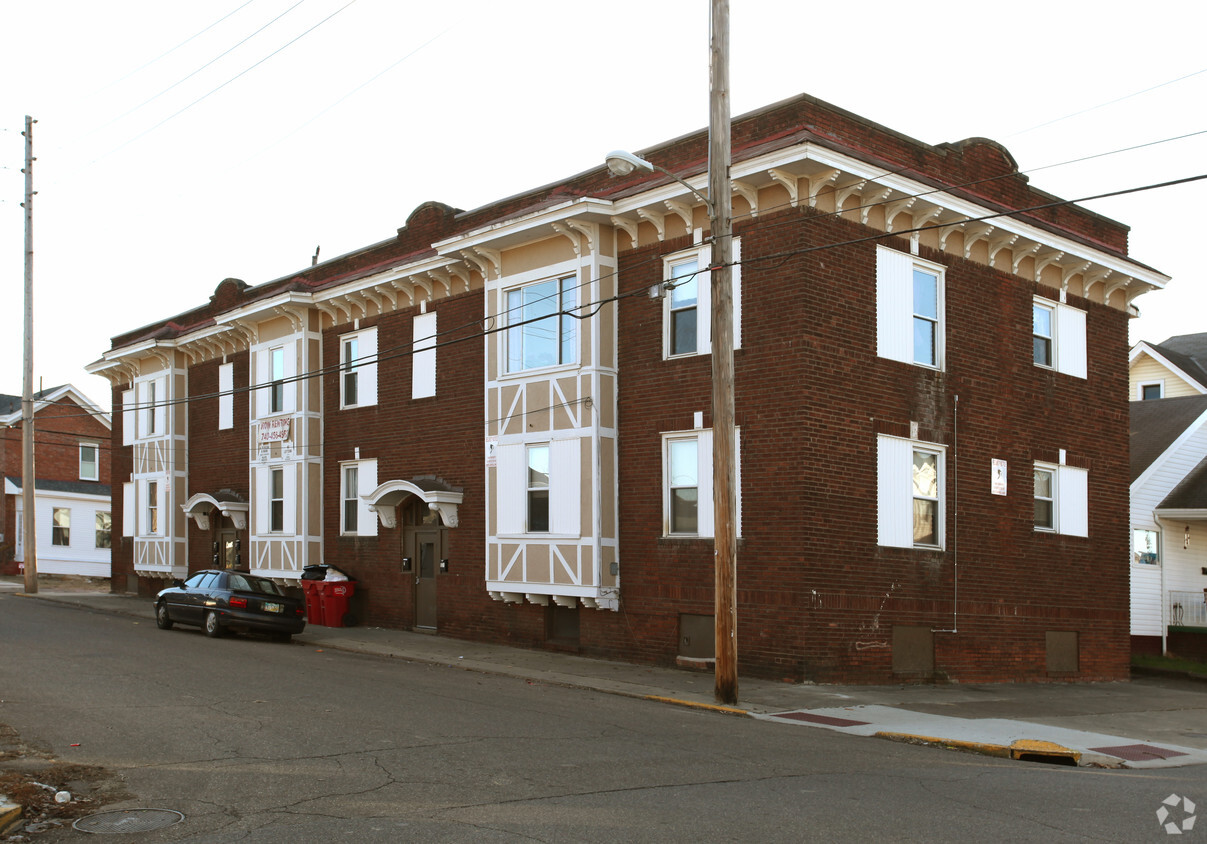 Primary Photo - Lincoln Apartments