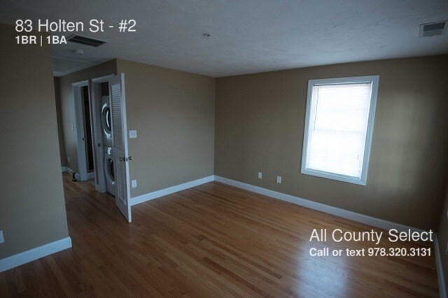 Building Photo - 83 Holten St