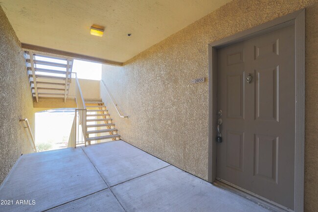 Foto del edificio - 2134 E Broadway Rd