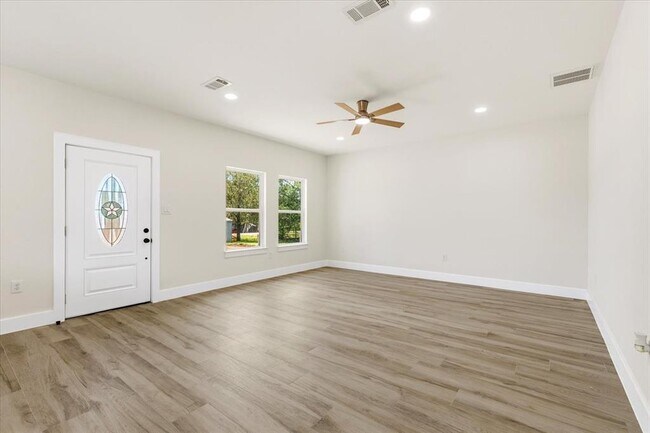 Foto del edificio - 109 Clear Spring St