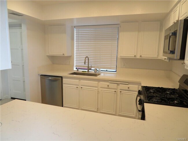 Foto del edificio - 12415 Riverside Dr