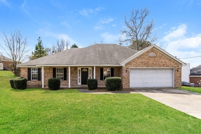 Primary Photo - Adorable Augusta Home