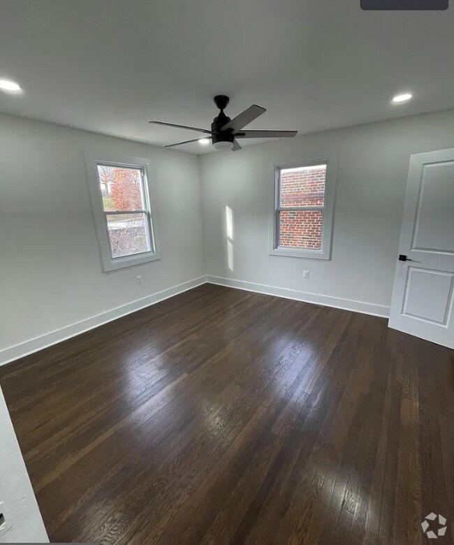 Lincoln Heights Apartments for Rent with Hardwood Floors Washington