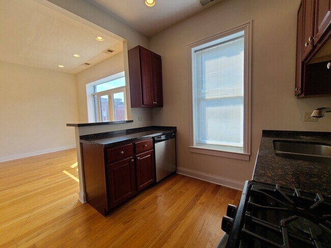 Foto del edificio - 3335 N Halsted St