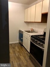 Building Photo - 2752 Hollywood Rd