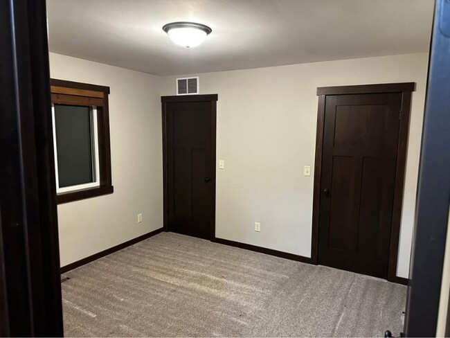 Foto del edificio - 1042 E Madison St