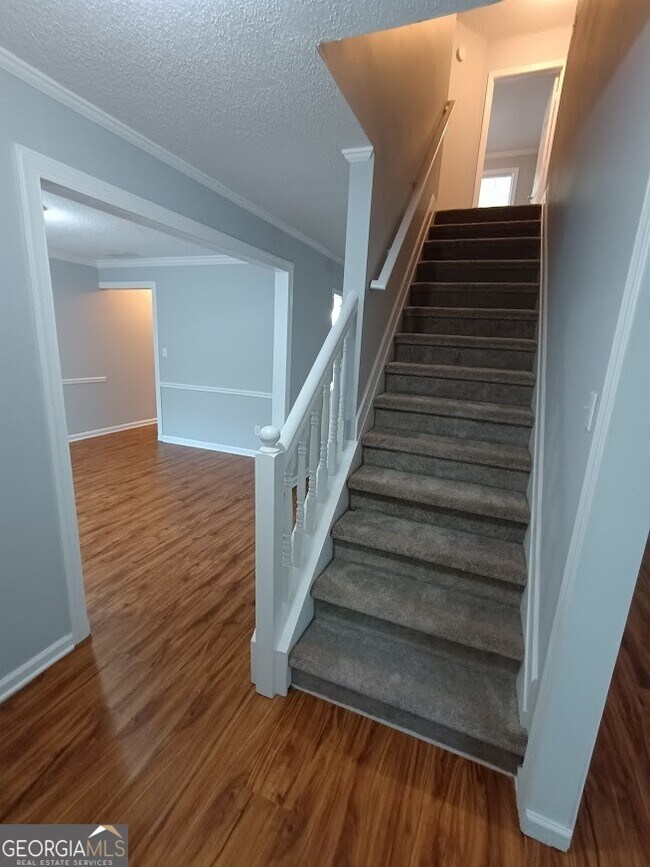 Foto del edificio - 7355 Drake Ave