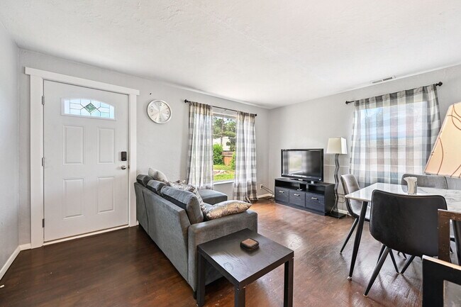 Photo - 1715 Lorraine St House