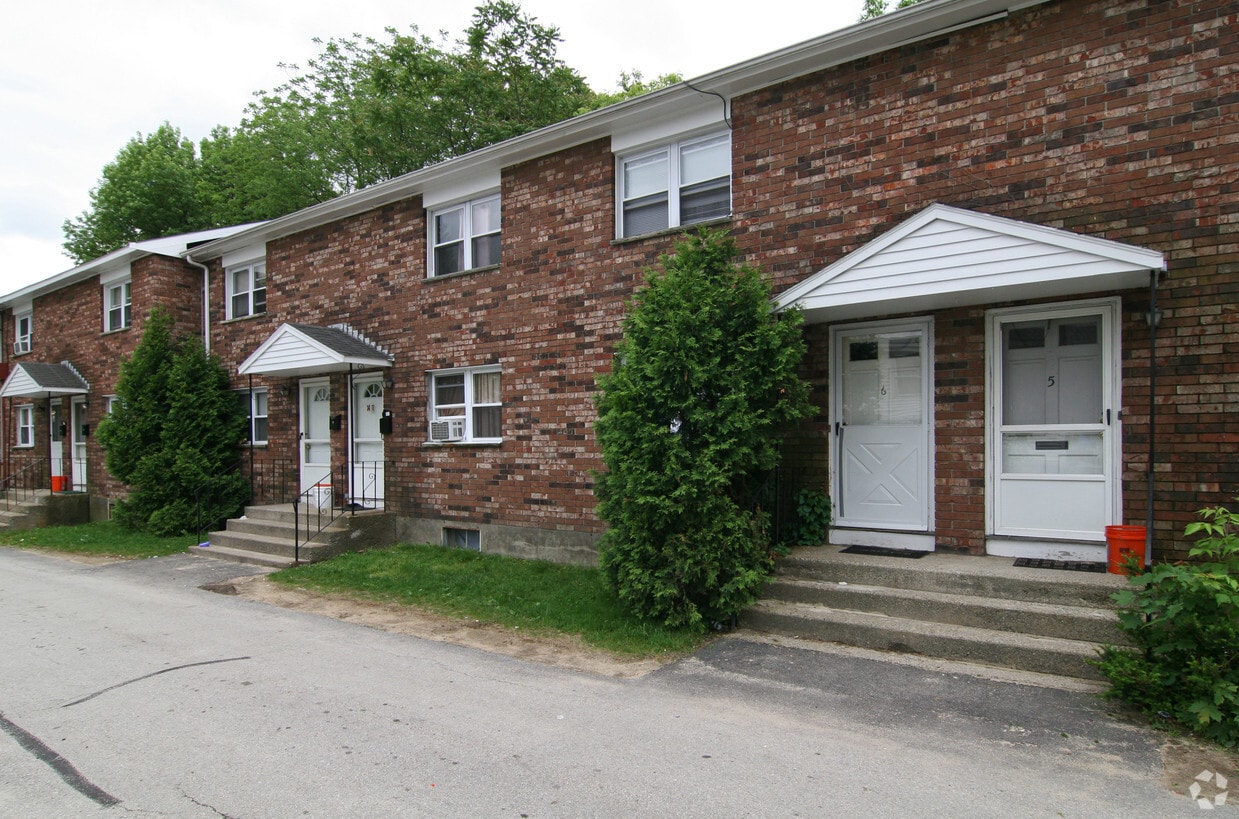 Primary Photo - Heon Court Apartments