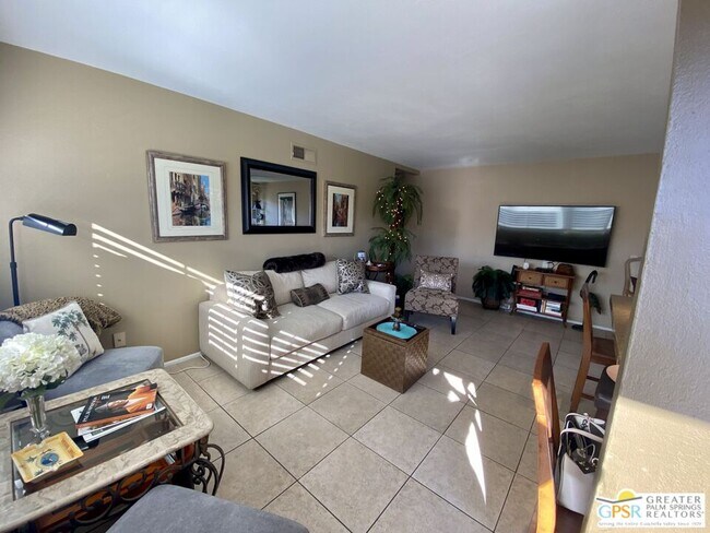 Foto del edificio - 72701 Willow St