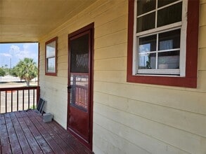 Building Photo - 705 Harris Ave
